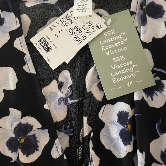 NWT H&M Floral Print Dress with Slit, Size Small, New With Tags - Picture 8 of 9